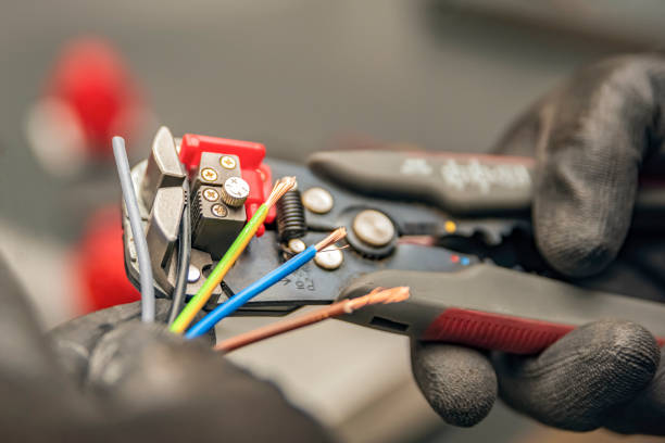 Best Electrician Near Me  in Emmetsburg, IA